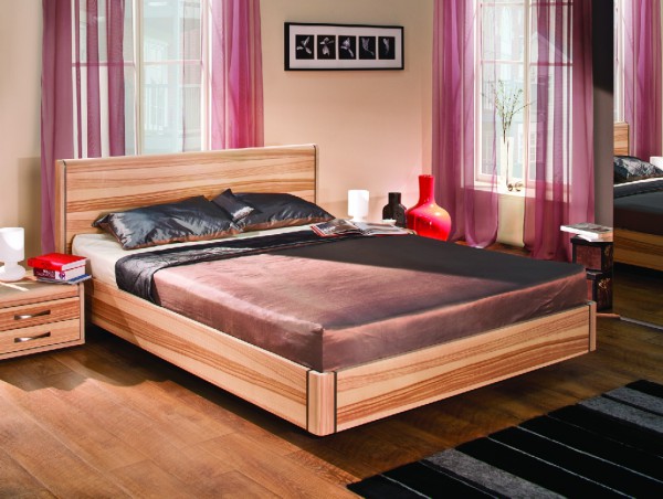 Фото двуспальной кровати с матрасом