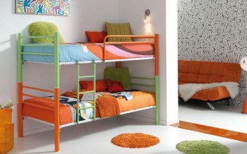 Металлические кровати на 2 ярусах для детской комнаты